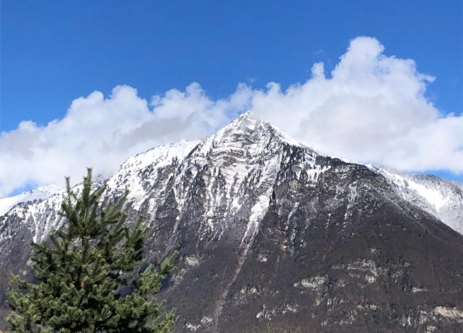 Chalet Cosy Avec Terrasse Plein Sud, 2 Chambres, Au Coeur De La Haute-Savoie Châtillon-sur-Cluses France