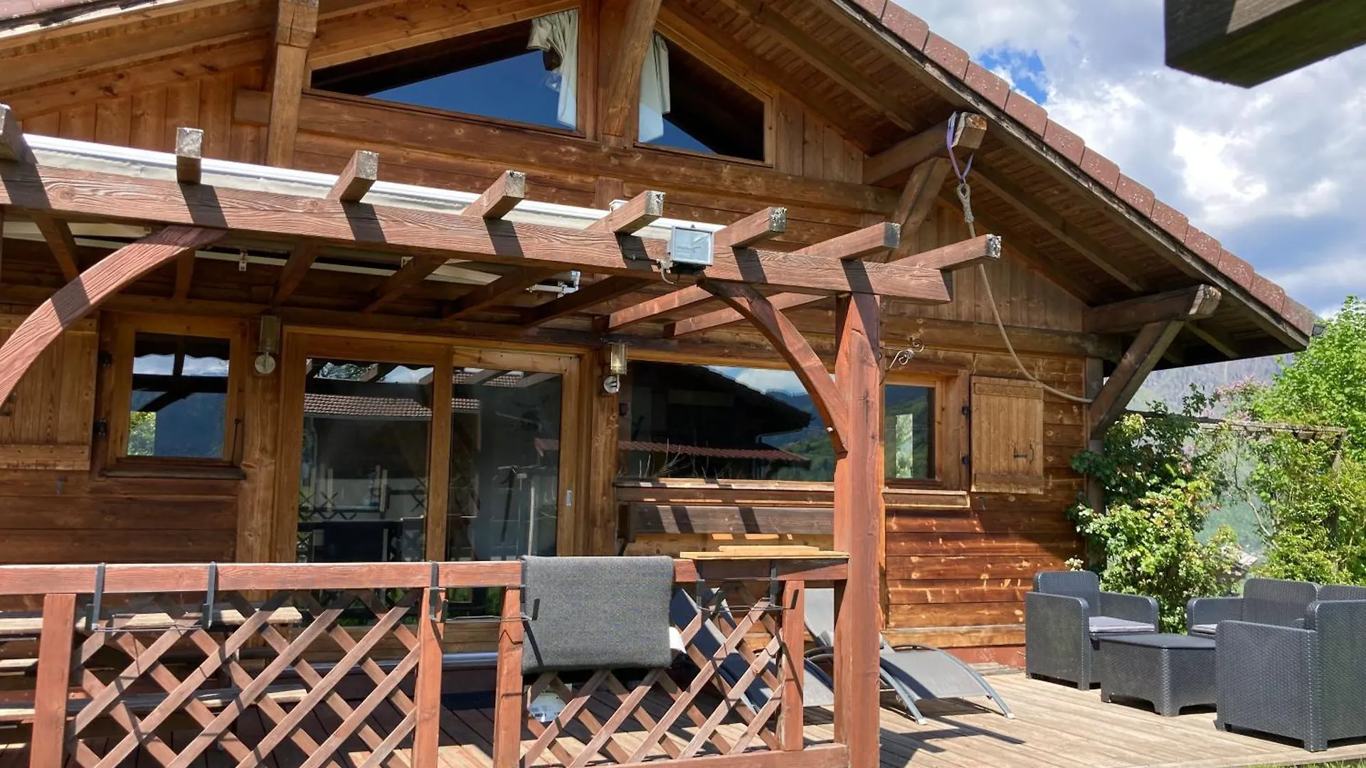 Chalet Cosy Avec Terrasse Plein Sud, 2 Chambres, Au Coeur De La Haute-Savoie Châtillon-sur-Cluses