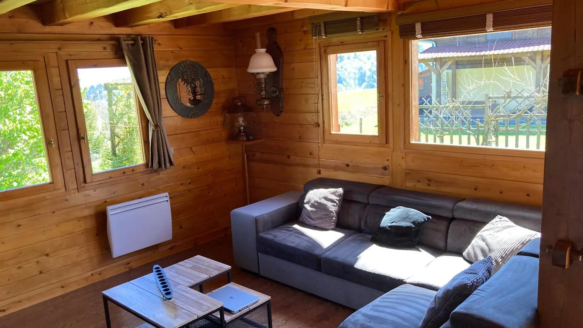 Chalet Cosy Avec Terrasse Plein Sud, 2 Chambres, Au Coeur De La Haute-Savoie Châtillon-sur-Cluses France